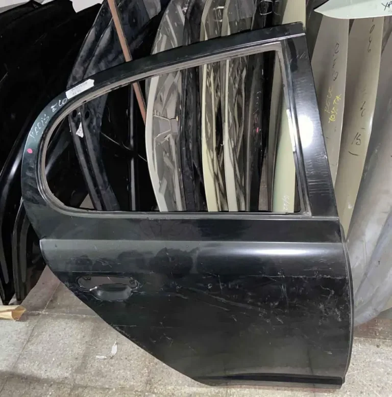 Puerta trasera derecha Toyota Yaris Eco