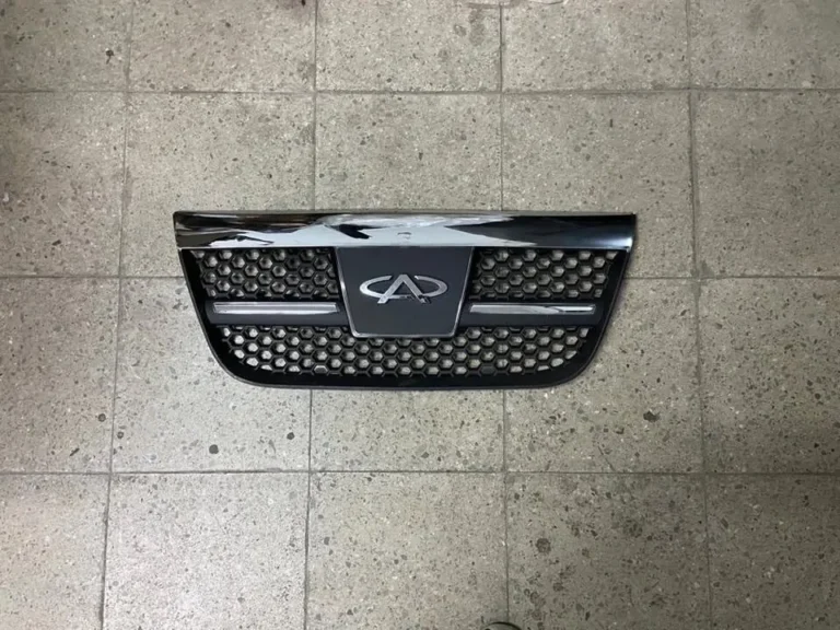 Máscara Chery Tiggo T11 08–11, nueva