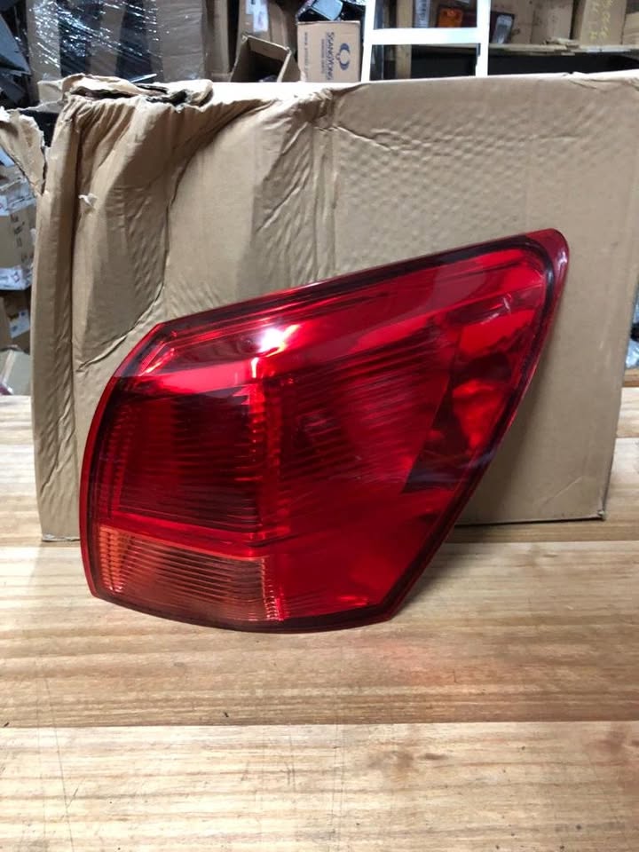 Foco derecho Nissan Qashqai (2008–2014)