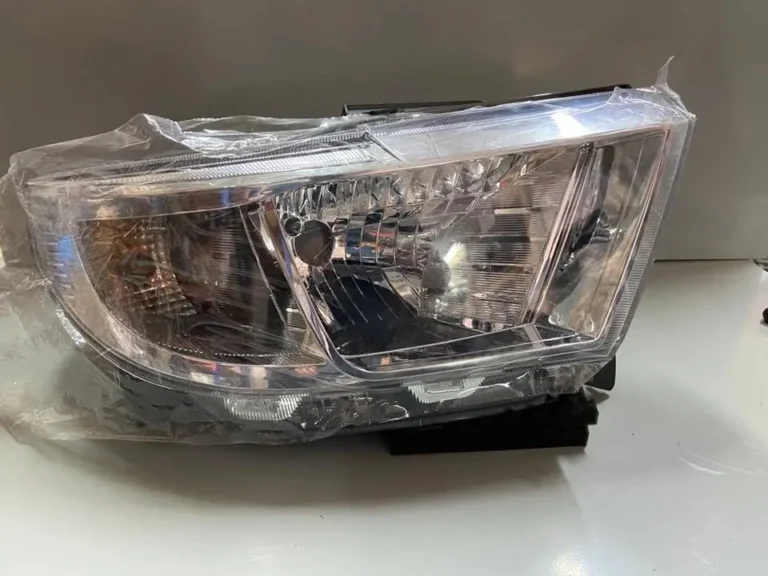 Óptico derecho Chevrolet N400 (2020/2023) — fotografía del repuesto publicado por Outlet Carrocería
