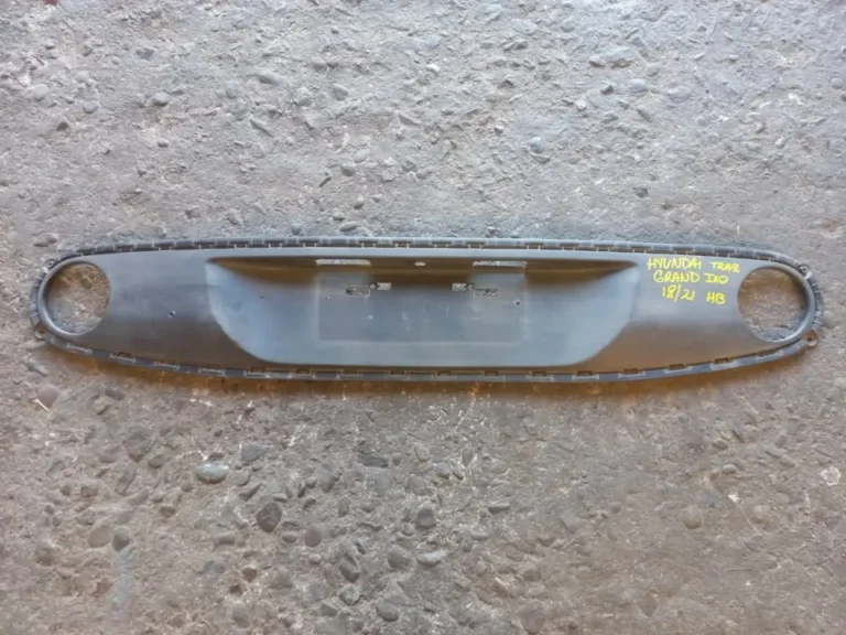 Moldura de parachoque trasero Hyundai Grand i10 (2018–2021)