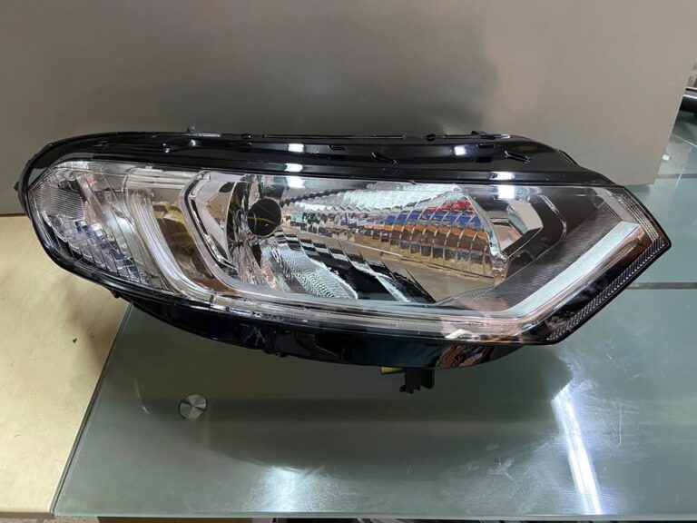 Óptico derecho Ford Ecosport (2013–2018)