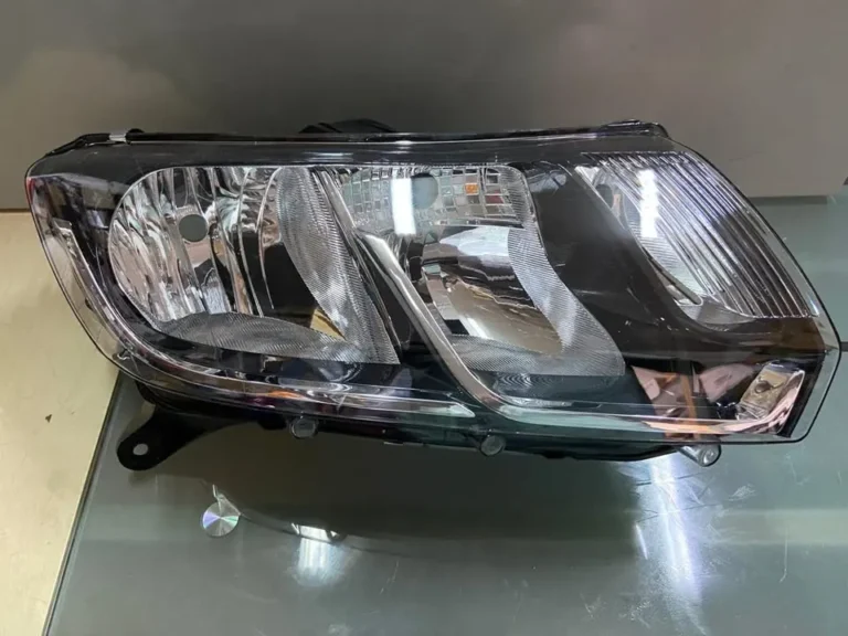 Óptico derecho Renault Symbol (2013/2017) — fotografía del repuesto