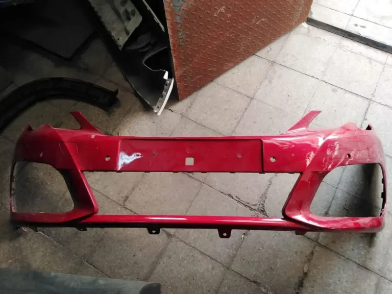 Parachoque Peugeot 308 (2018 2021), fotografía real de la pieza