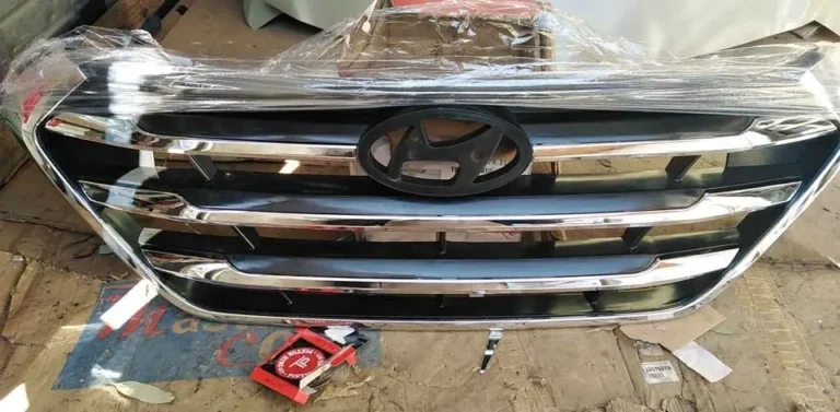 Máscara Hyundai Tucson — fotografía del repuesto publicado por Outlet Carrocería