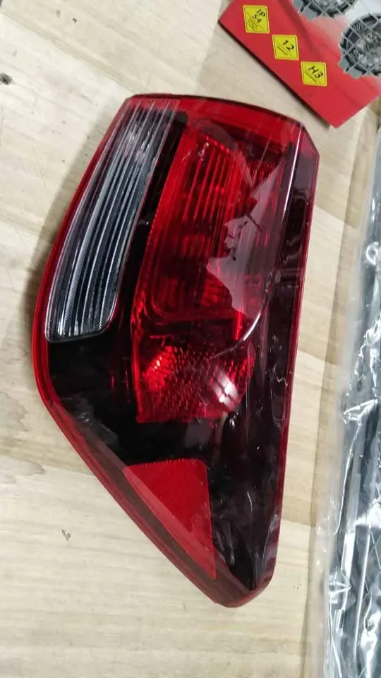 Foco trasero Kia Rio 4 sedán (17/23)