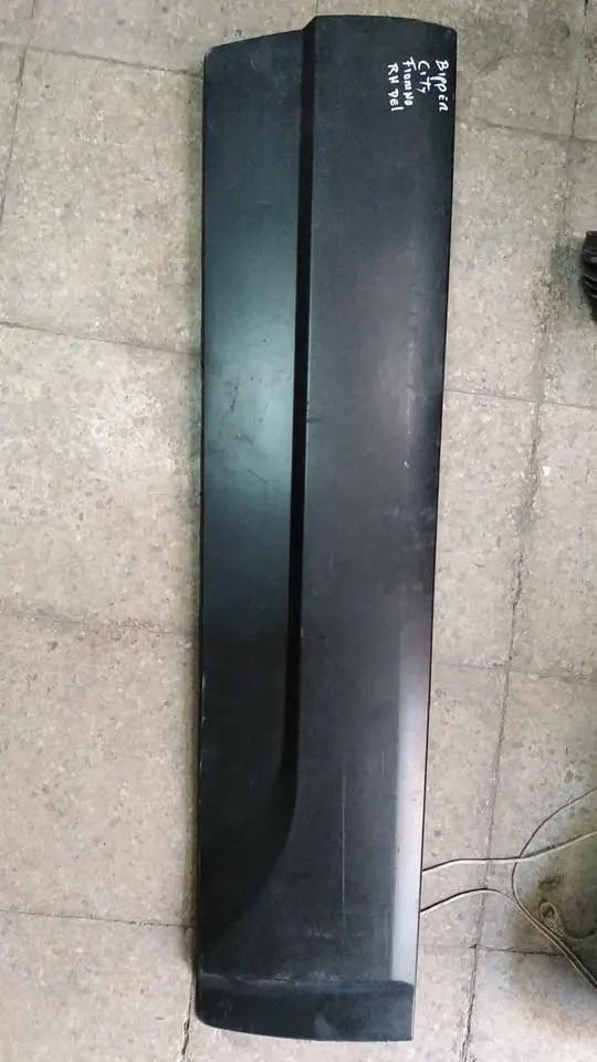 Moldura derecha Peugeot Bipper-City-Fiorino original de uso
