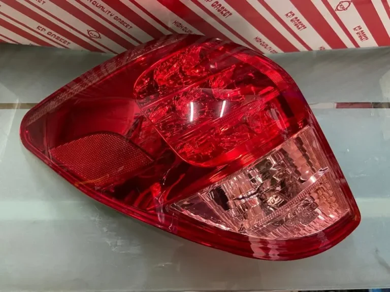 Foco trasero izquierdo Toyota RAV4 (2006 2009)
