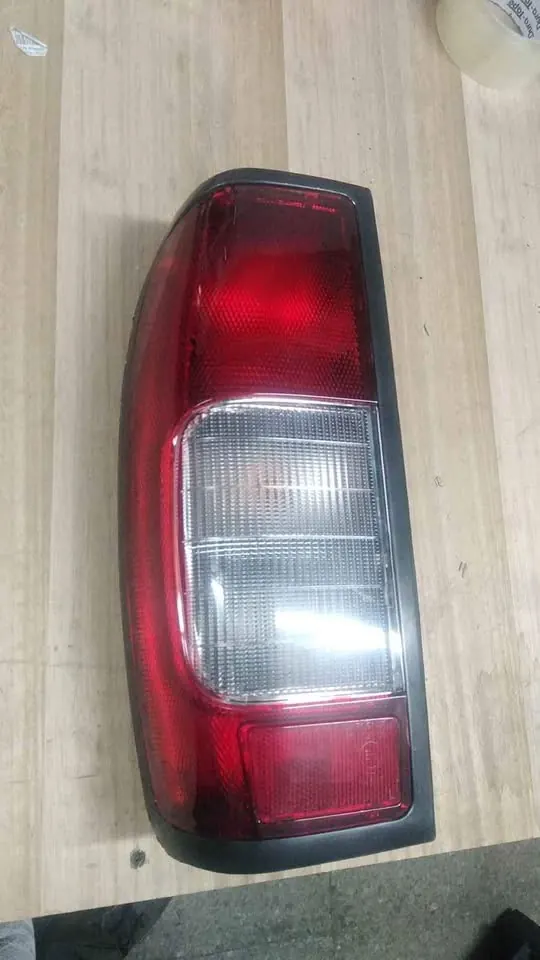 Focos traseros Nissan Terrano japonesa (2004/2010) — fotografía del repuesto publicado por Outlet Carrocería